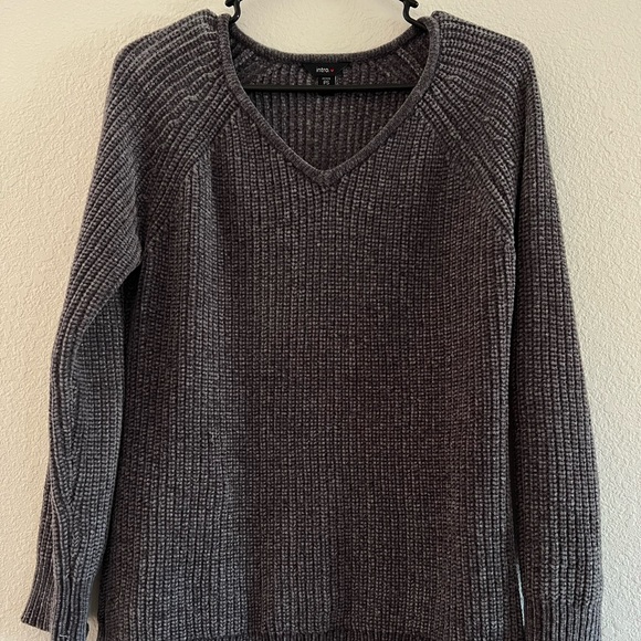 Intro♥️ grey sweater - Picture 1 of 5